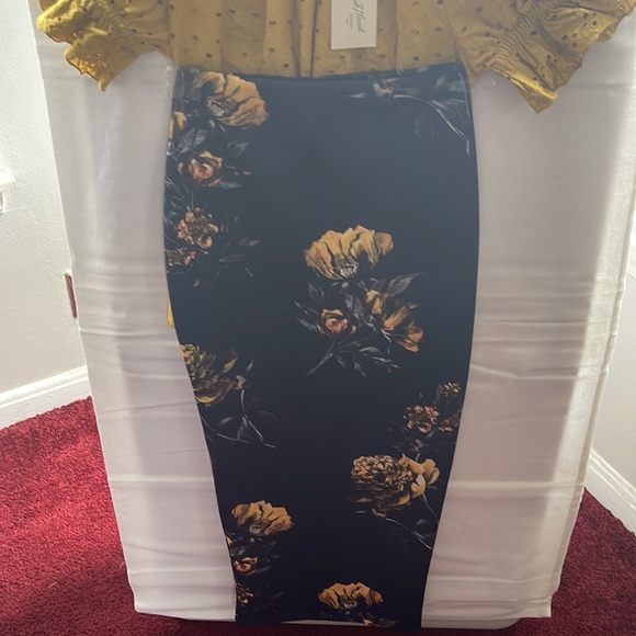 Misguided High Waisted Navy Blue & Mustard Floral Skirt - Picture 5 of 5